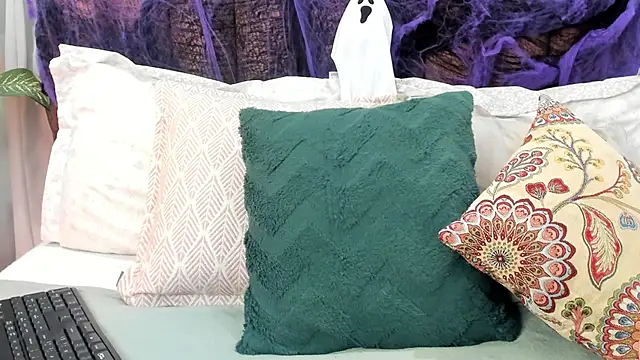 tiffany becker online show from October 30, 11:55 am