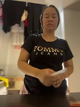 Emiily lee online show from January 11, 12:21 pm