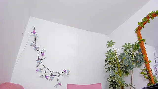 BonnieCute  online show from February 24, 11:47 pm