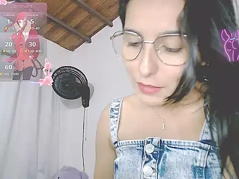 tifany19  online show from October 19, 1:40 am