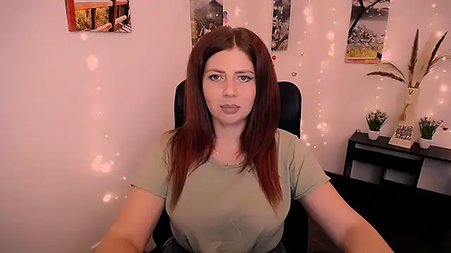 Snapshot of Lizzy_Love chatting on September 15, 6:48 pm Lizzy Love online show from September 15, 6:48 pm
