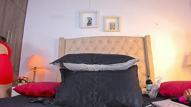 allisson m online show from September 17, 12:14 pm