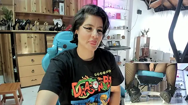 Snapshot of Cristina_Vanegas631 chatting on October 10, 9:31 pm Cristina Vanegas631 online show from October 10, 9:31 pm