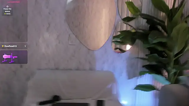 Emelyross  online show from November 5, 1:00 am