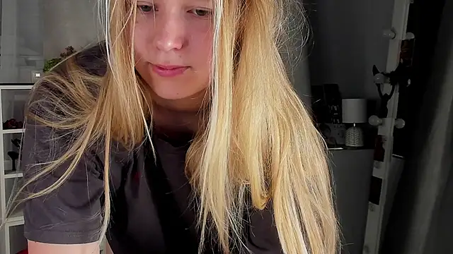 Rebecca Kelly online show from October 2, 2:05 am