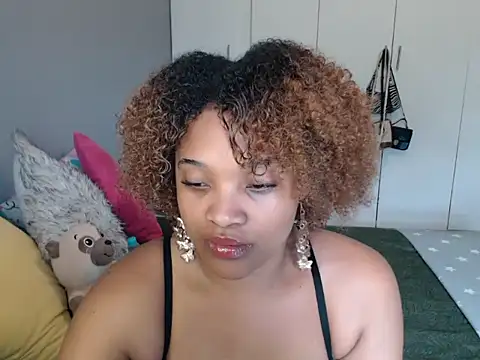 CREAMYCUPCAKExxx online show from June 19, 7:45 am