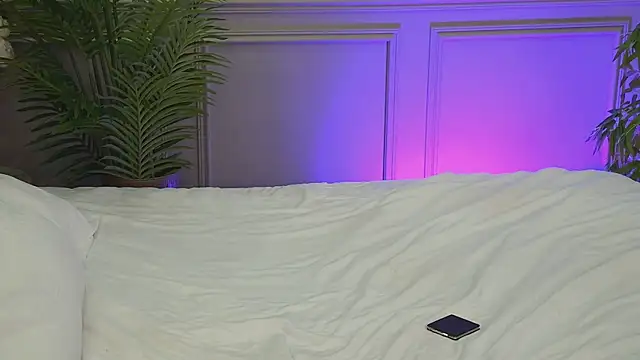 TrishaWinslet online show from November 23, 9:55 am