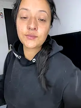 jjulietha95 online show from November 5, 4:18 am