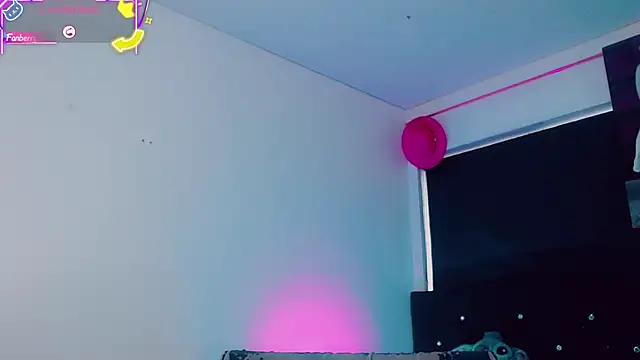 Kendall hornyy online show from May 5, 7:50 pm