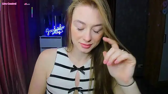 Demure Smile online show from September 26, 8:12 am