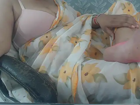 cute-priy online show from July 28, 11:17 am