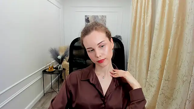 MileyWings online show from June 22, 11:18 am