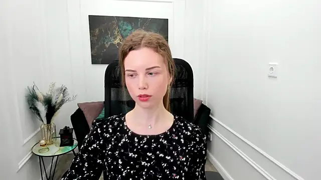 MileyWings online show from June 9, 11:42 am