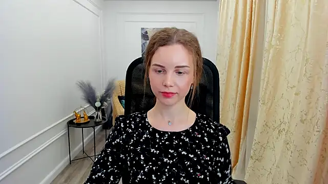 MileyWings online show from June 17, 11:55 am