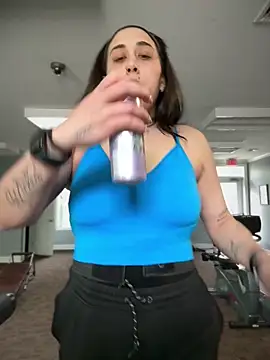 ThicBunz online show from May 3, 4:10 pm