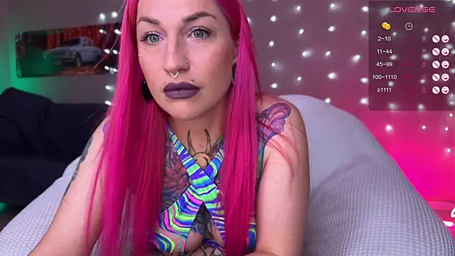 Tanya Acid online show from June 10, 3:54 pm