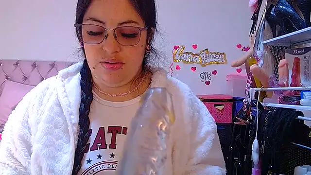 lanaqueen699 online show from August 3, 12:11 pm