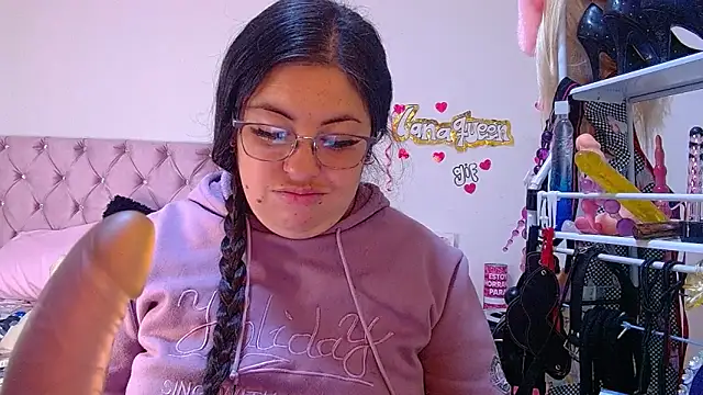 lanaqueen699 online show from June 19, 12:30 pm