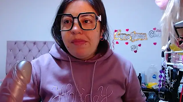 lanaqueen699 online show from March 18, 12:43 pm