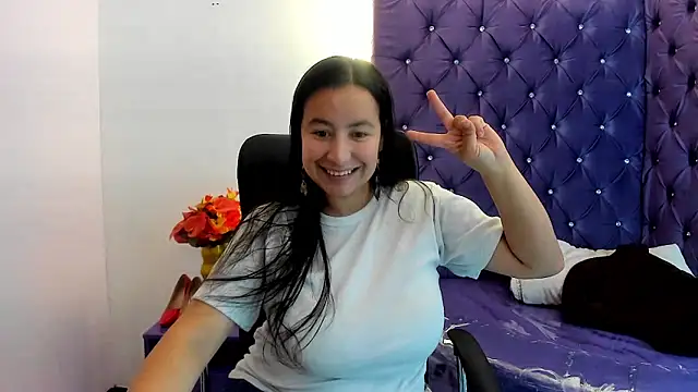 NaomyPrinces online show from May 23, 2:48 pm
