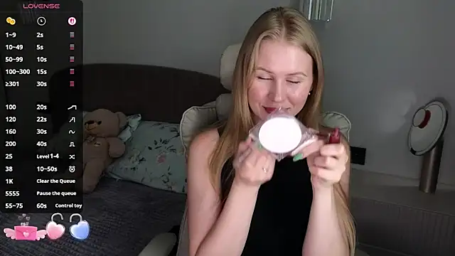 IsabelAllen online show from July 9, 1:46 pm