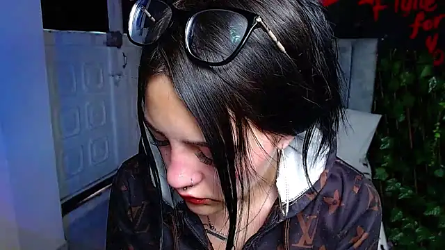Violettasquirt online show from April 29, 2:42 pm