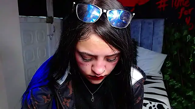 Violettasquirt online show from April 27, 1:52 pm