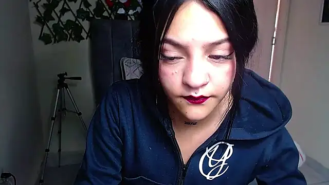Violettasquirt online show from June 10, 1:43 pm