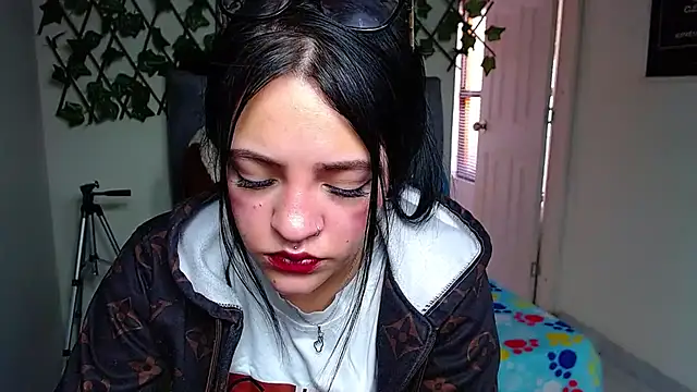 Violettasquirt online show from July 22, 4:08 pm