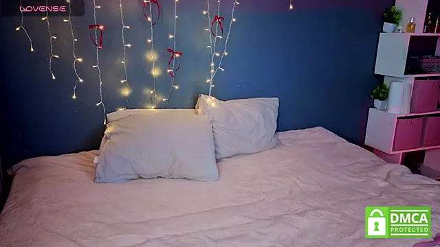 aneta alisha online show from April 7, 4:42 pm