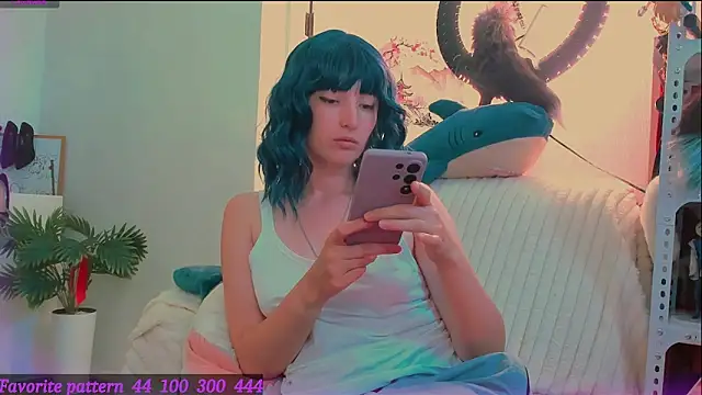 Toxic Ellies online show from June 4, 7:57 am