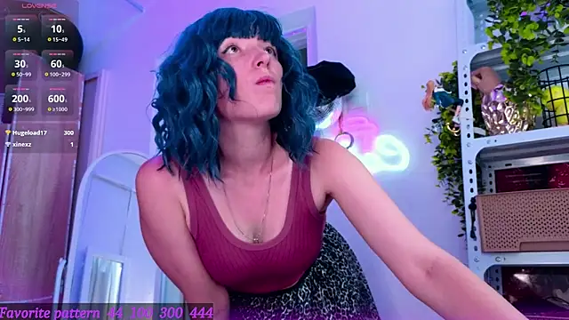 Toxic Ellies online show from June 28, 3:07 pm