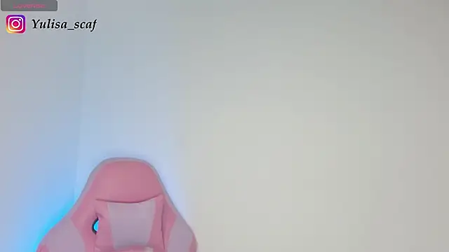 yulissa18 online show from May 19, 1:56 am