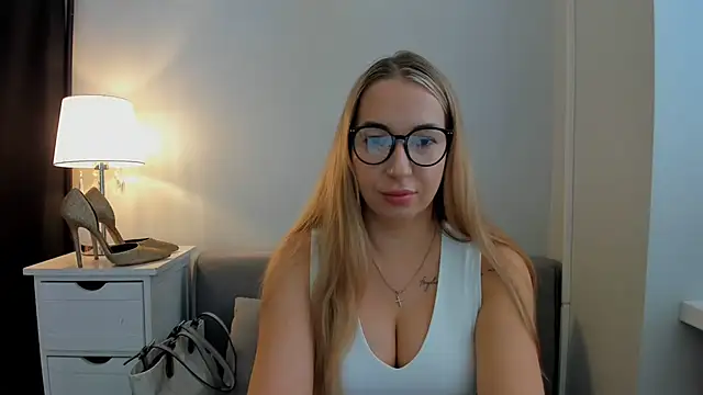 AriaDesire online show from August 8, 5:59 am