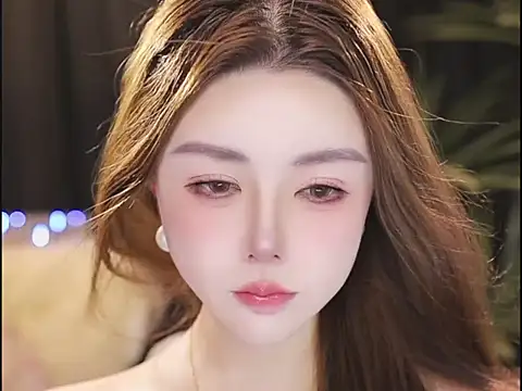 Qiaoqiao  online show from July 23, 10:45 am