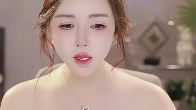 Qiaoqiao  online show from January 9, 4:33 pm