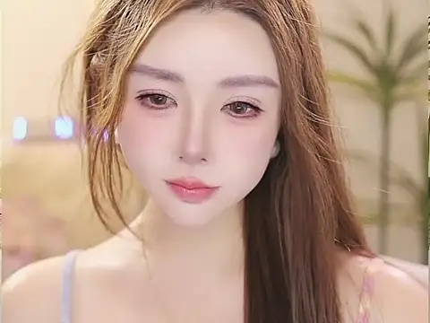 Qiaoqiao  online show from July 8, 8:00 pm