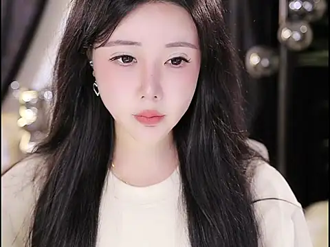 Qiaoqiao  online show from October 4, 4:22 pm