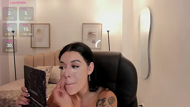 zoee jackson online show from August 2, 6:55 pm