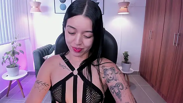 zoee jackson online show from June 15, 6:52 pm