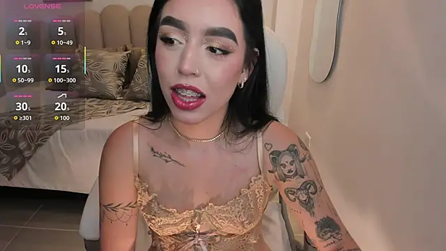 zoee jackson online show from June 7, 7:53 pm
