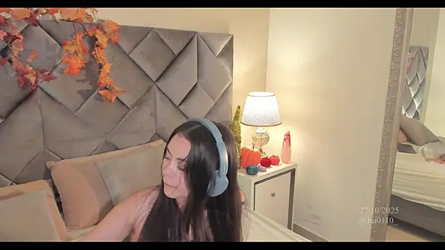 Luisa0110 online show from October 27, 8:03 pm