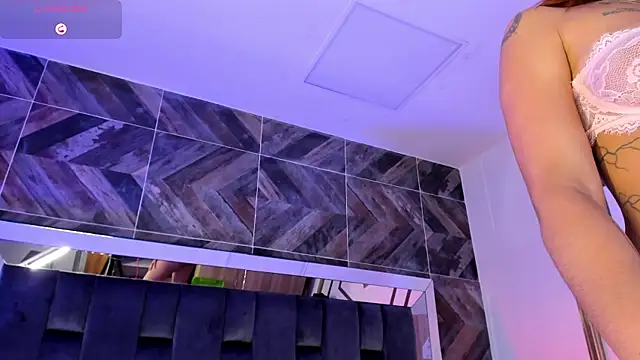 TaniaSmith1 online show from November 11, 12:17 am