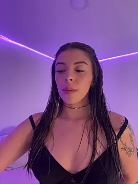 AmmyCollinsW online show from June 11, 8:27 pm