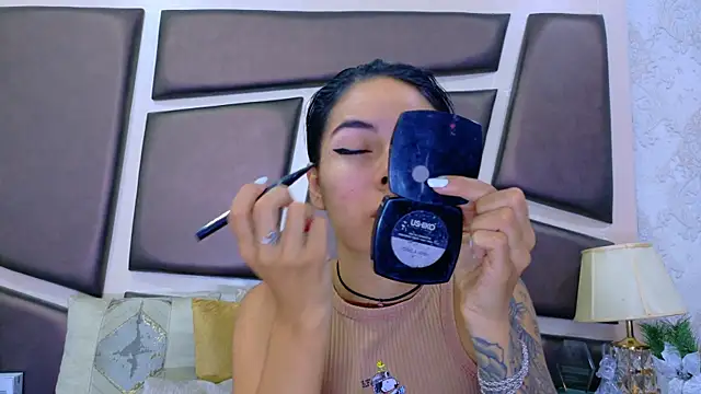 NicoleEsposito online show from April 28, 1:04 pm