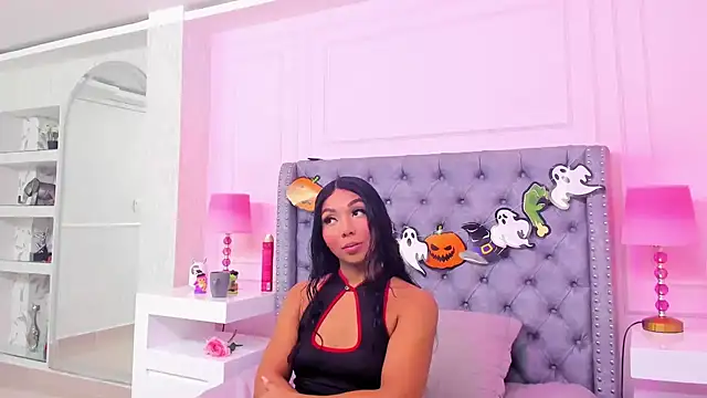 HaileeRoberts online show from October 9, 12:42 pm