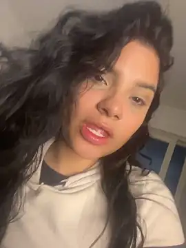 lolaa staars online show from October 10, 6:29 am