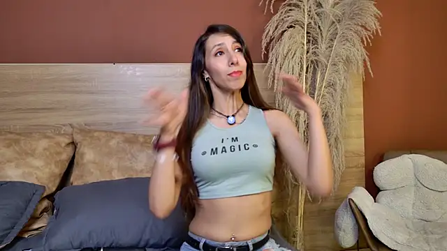 luna willians online show from May 2, 8:12 pm