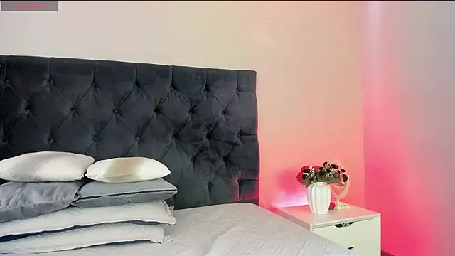 luna willians online show from December 15, 12:21 pm