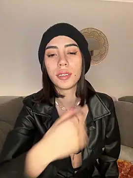 Catyloves online show from June 13, 3:04 am